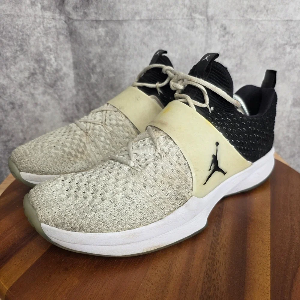 Jordan Trainer 2 Flyknit Sneakers Mens 13 Black White Casual Trainers 921210-110